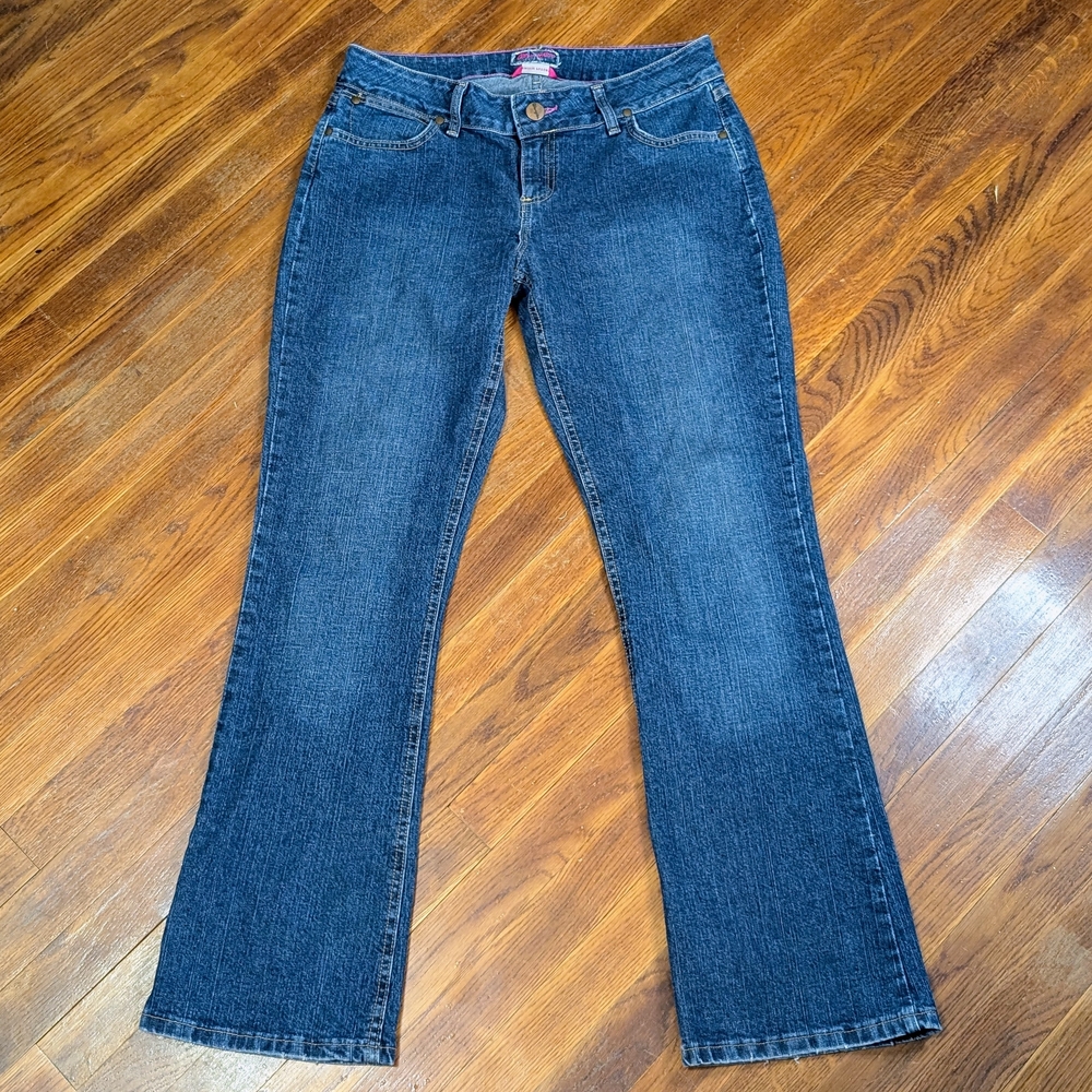 Wrangler Women's Premium Patch Low Rise Bootcut Jeans Size 9/10x 32